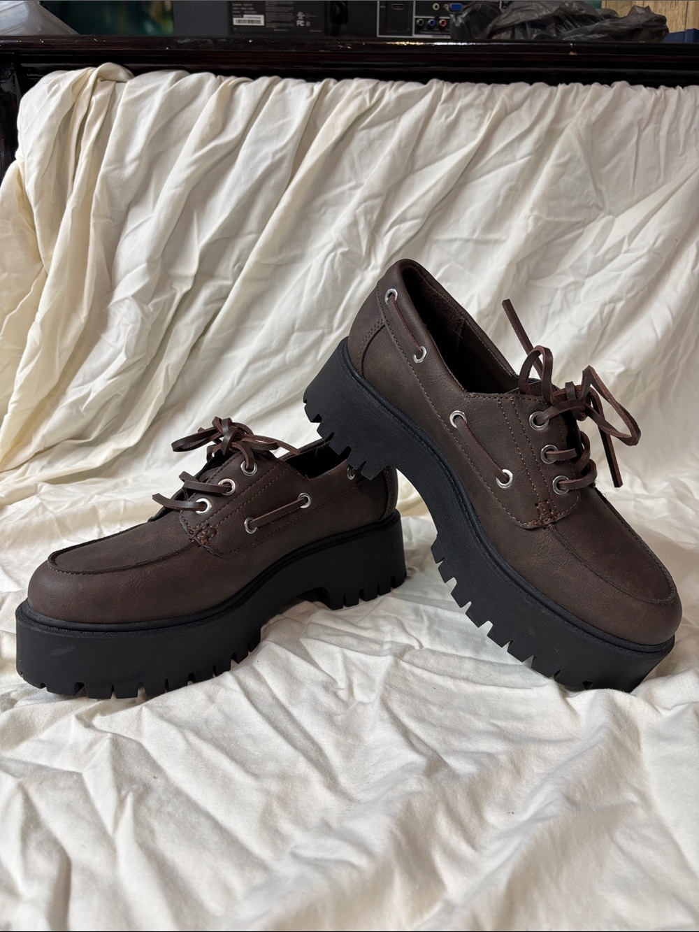 No Boundaries Women’s Dark Brown Shoes - Lace-Up Casual - Picture 2 of 4